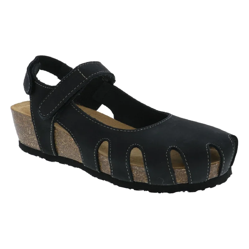 Amy Sandal In Black