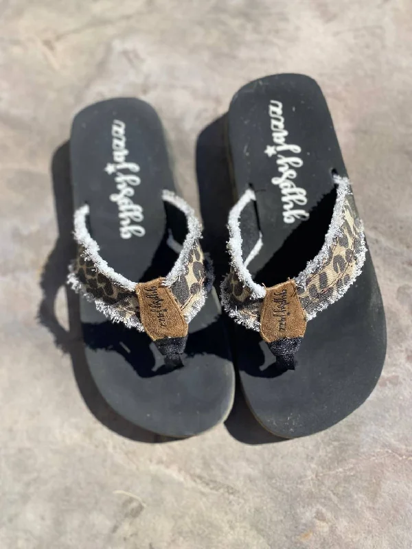 Encore Flip Flop In Leopard