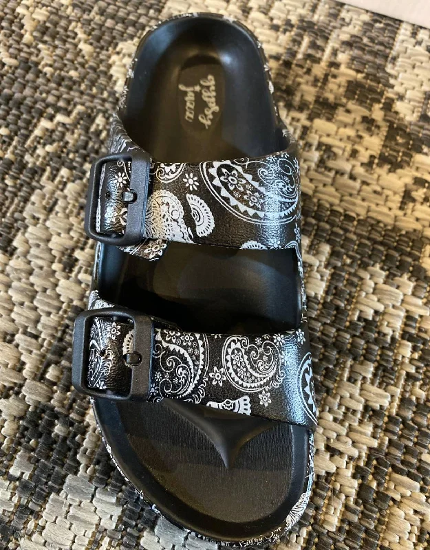 Mamma Mia Paisley Slip On Sandal In Black White