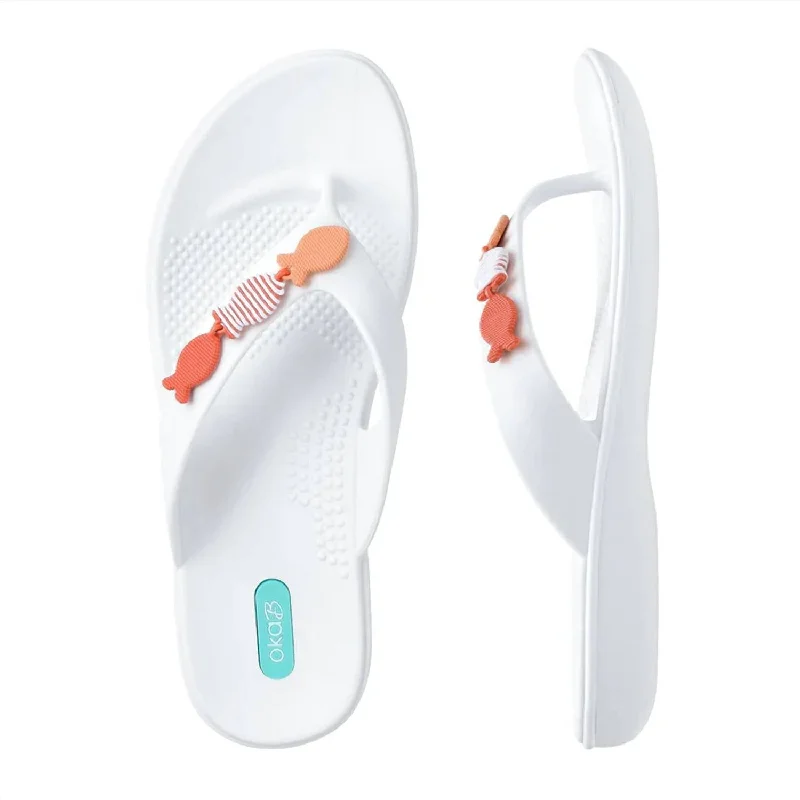 Women Bodie Flip Flops In Salt/guava