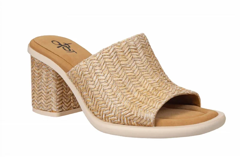 Women's Bravura Sandal In Raffia