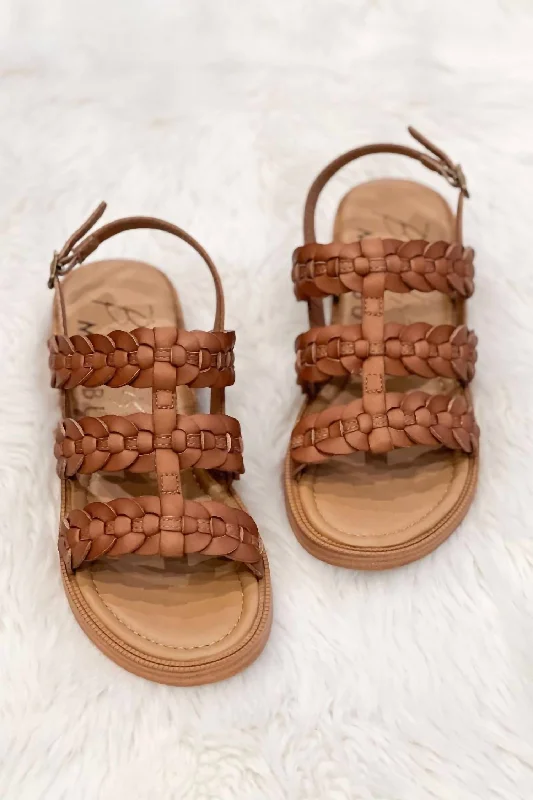 Women's Buckle Closure Sandal In Brown