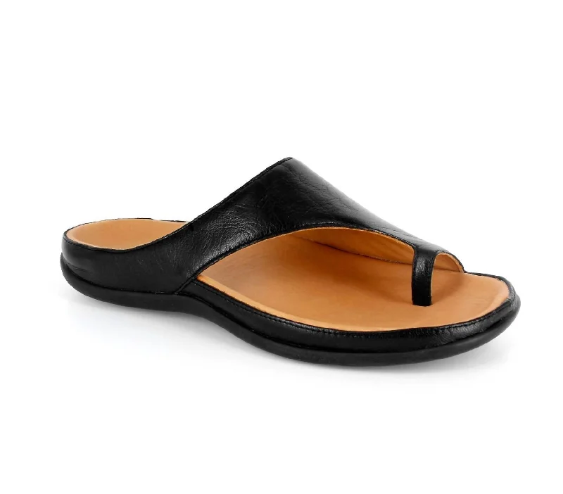 Women's Capri Sandals In Black