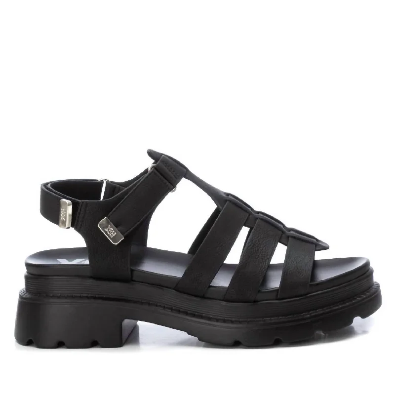 Women's Chunky Sandals In Black