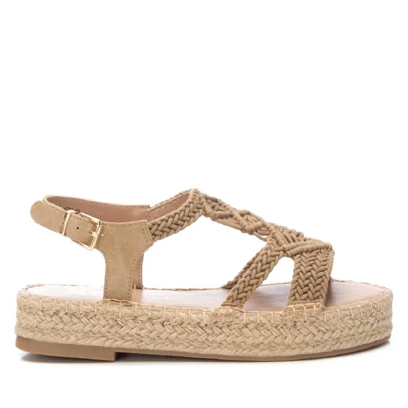 Women's Flat Sandals In Beige