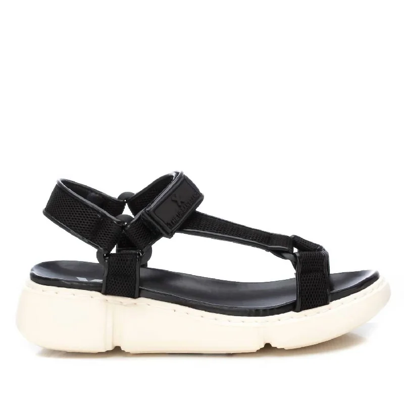 Women's Flat Sandals In Black