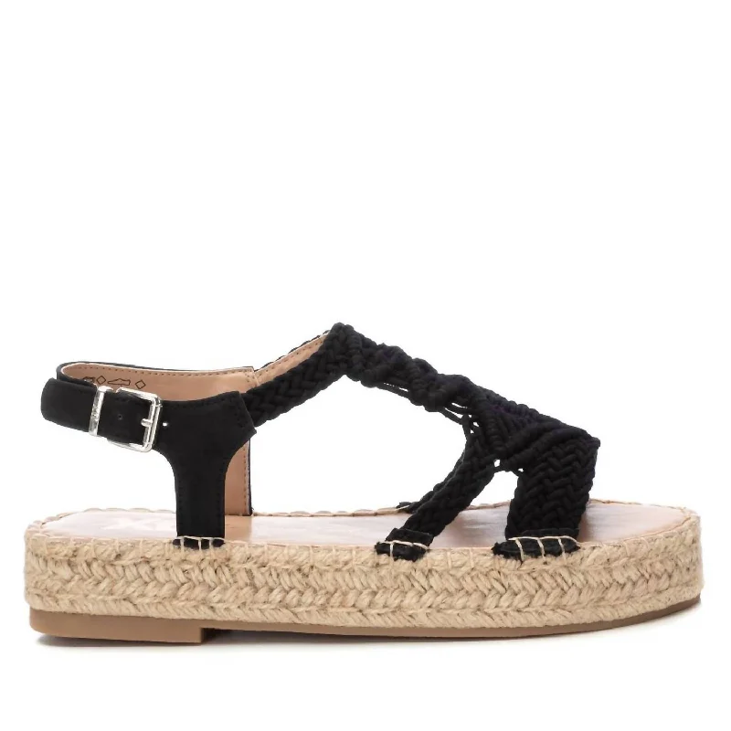 Women's Flat Sandals In Black