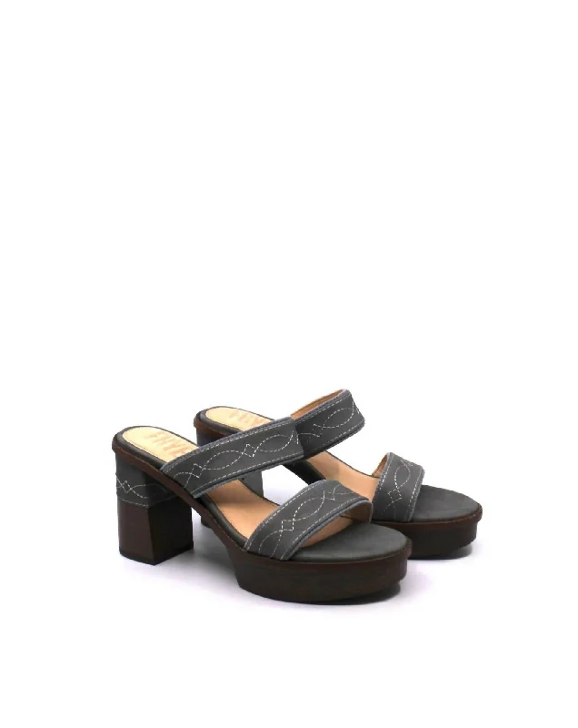 Women's Platform Sandal In Black