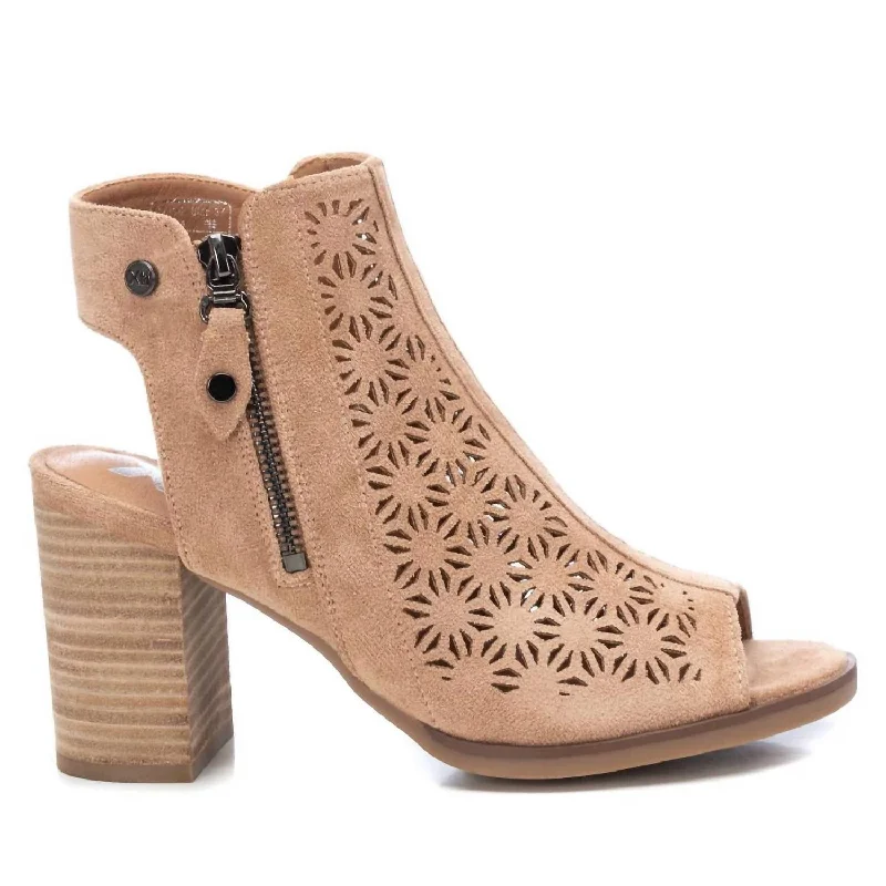 Women's Suede Sandals In Beige