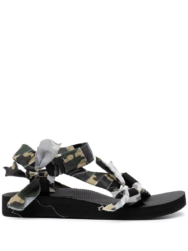 Women's Trekky Print Sandal In Camo