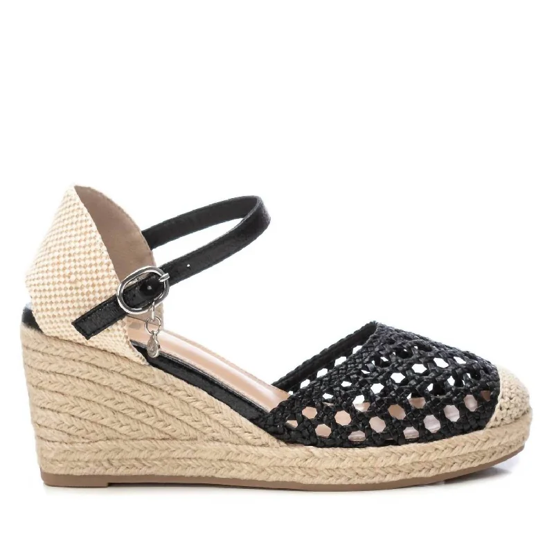 Women's Wedge Sandals In Black