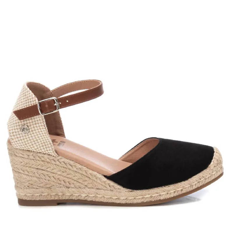 Women's Wedge Sandals In Black