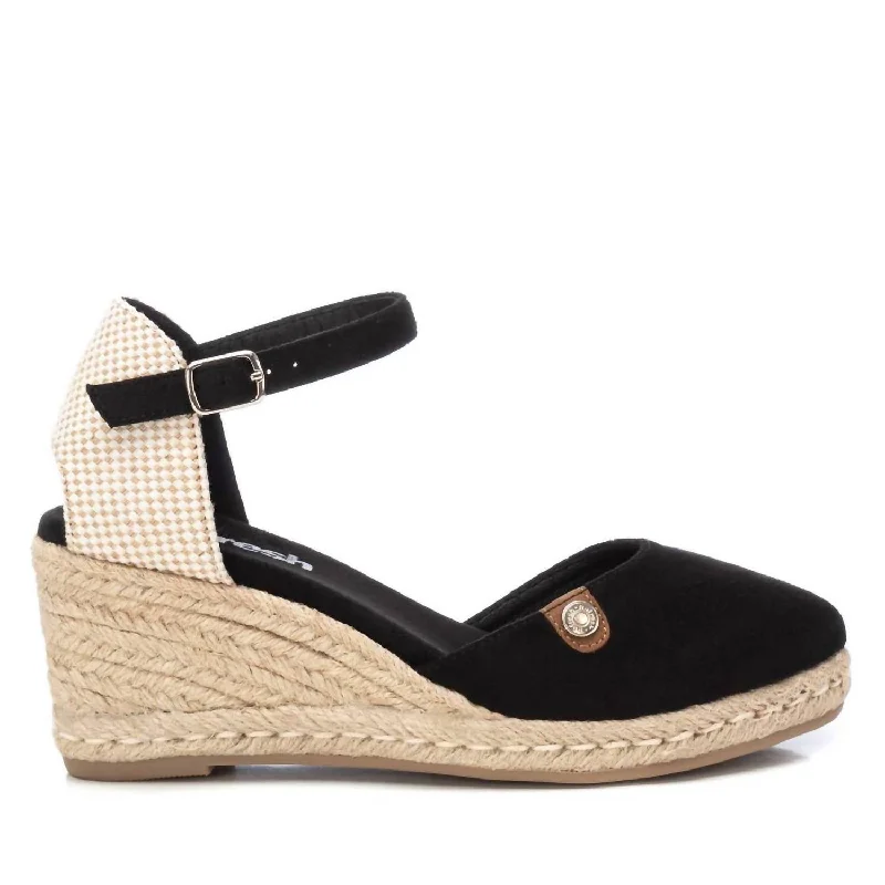 Women's Wedge Sandals In Black