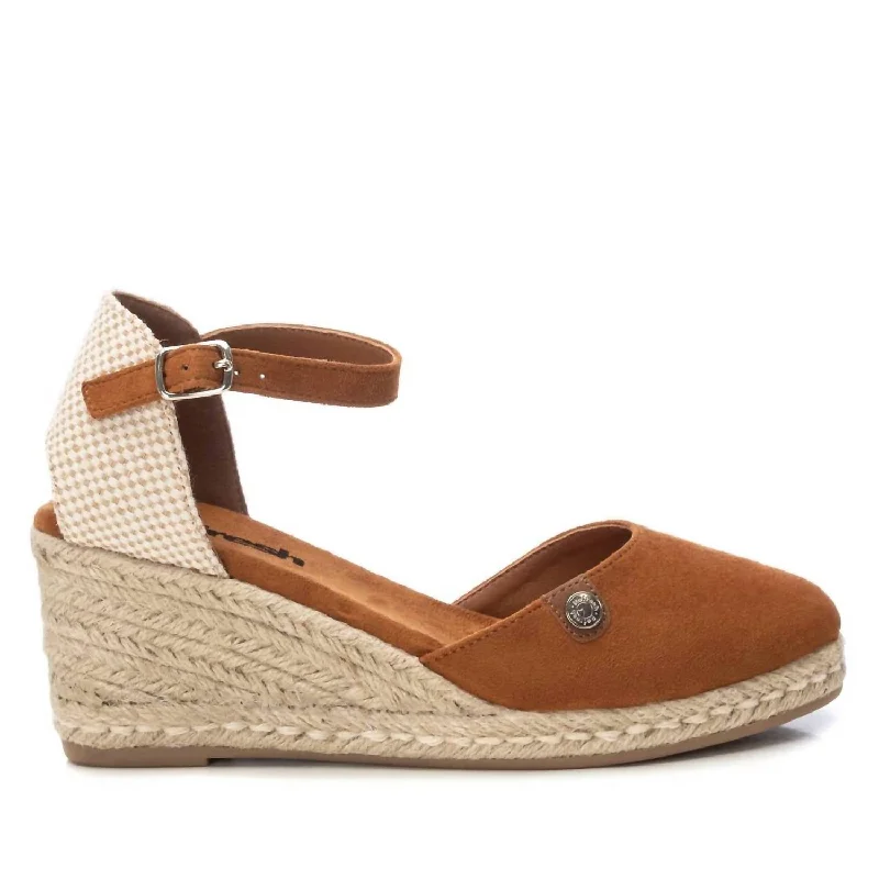 Women's Wedge Sandals In Camel