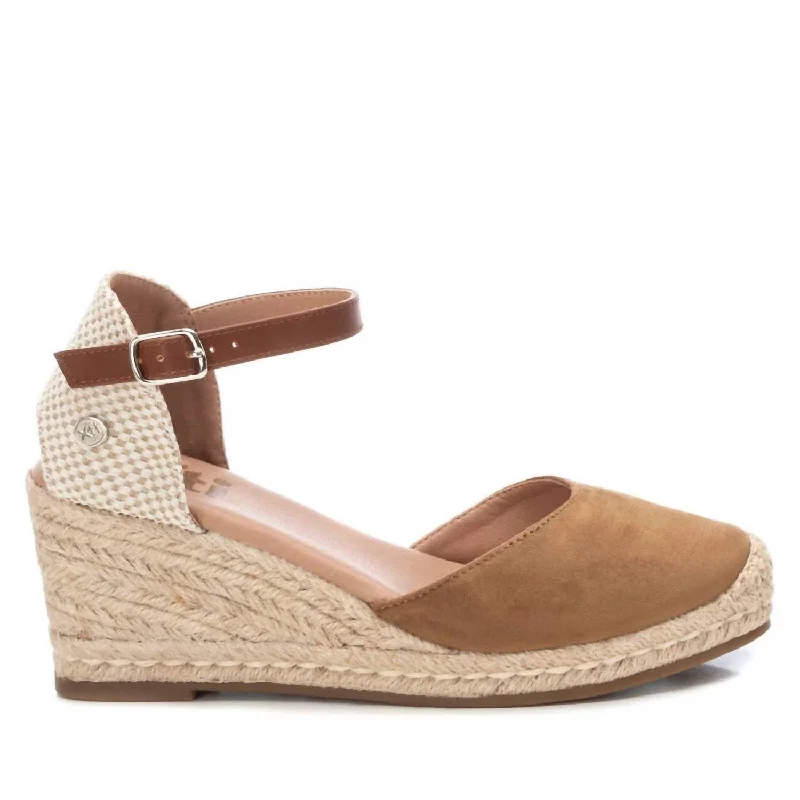 Women's Wedige Sandals In Taupe