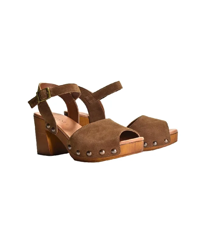 Women's Willa Sandal In Clove