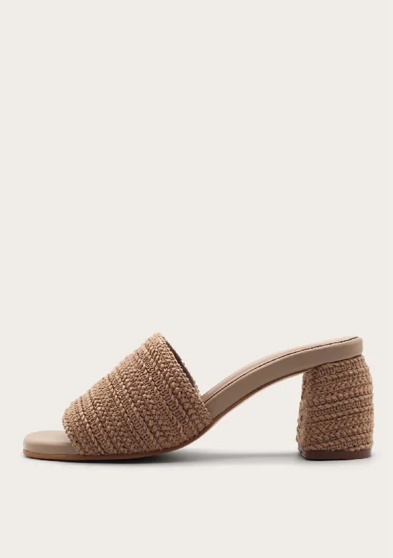 Irazu Slip On Heel In Sand