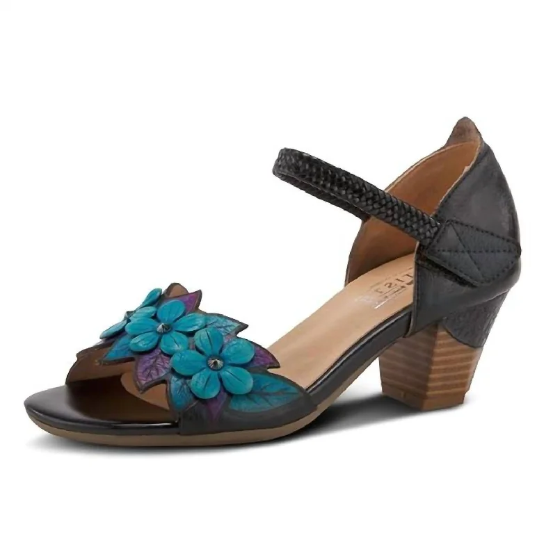 Women's Compelling Sandal In Black Multi