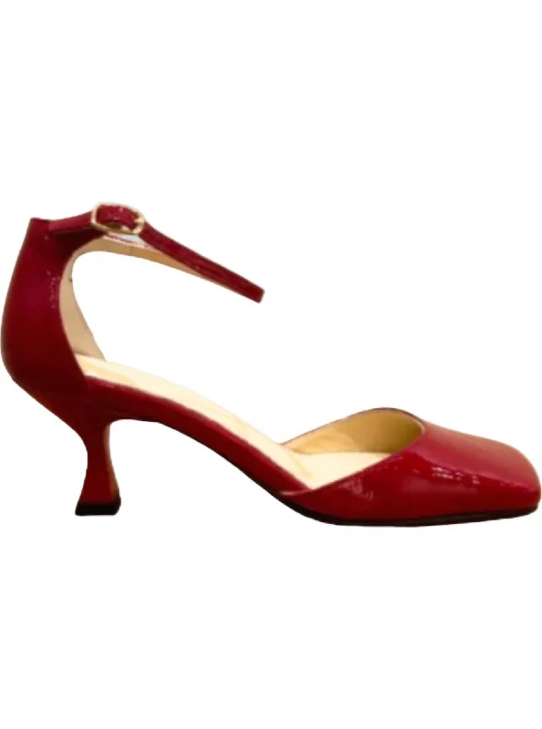 Women's Fabiola Pumps In Berry