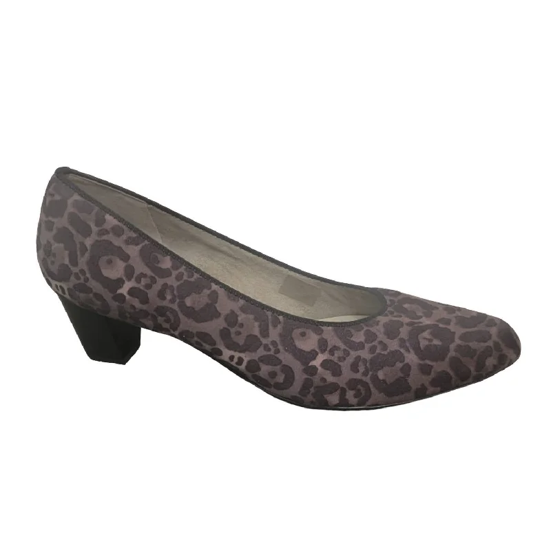 Women's Kelly Pump In Grey Leopard